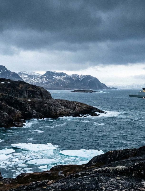 Eine raue arktische Landschaft als Symbol strategischer nordamerikanischer Verteidigungsinteressen.