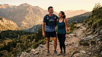 Un hombre de cuarenta años entrenando al aire libre — representando salud hormonal, fuerza y masculinidad activa