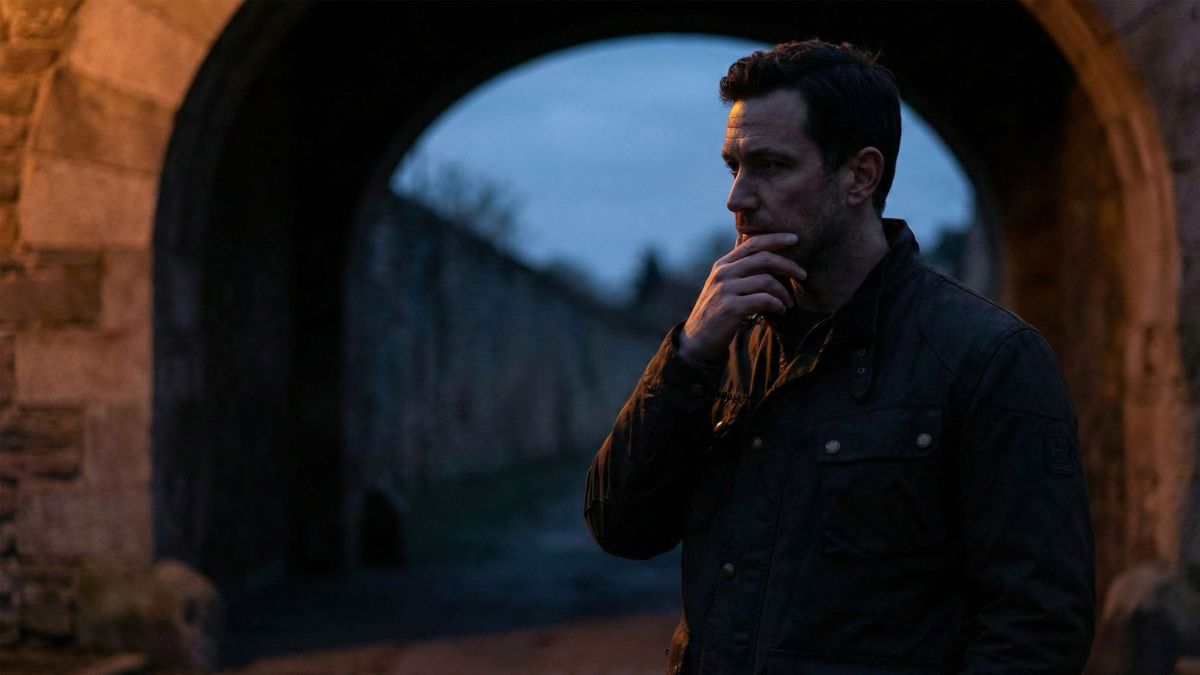 Un homme se concentrant sur son entra&icirc;nement physique pour reconstruire sa confiance apr&egrave;s un rejet.