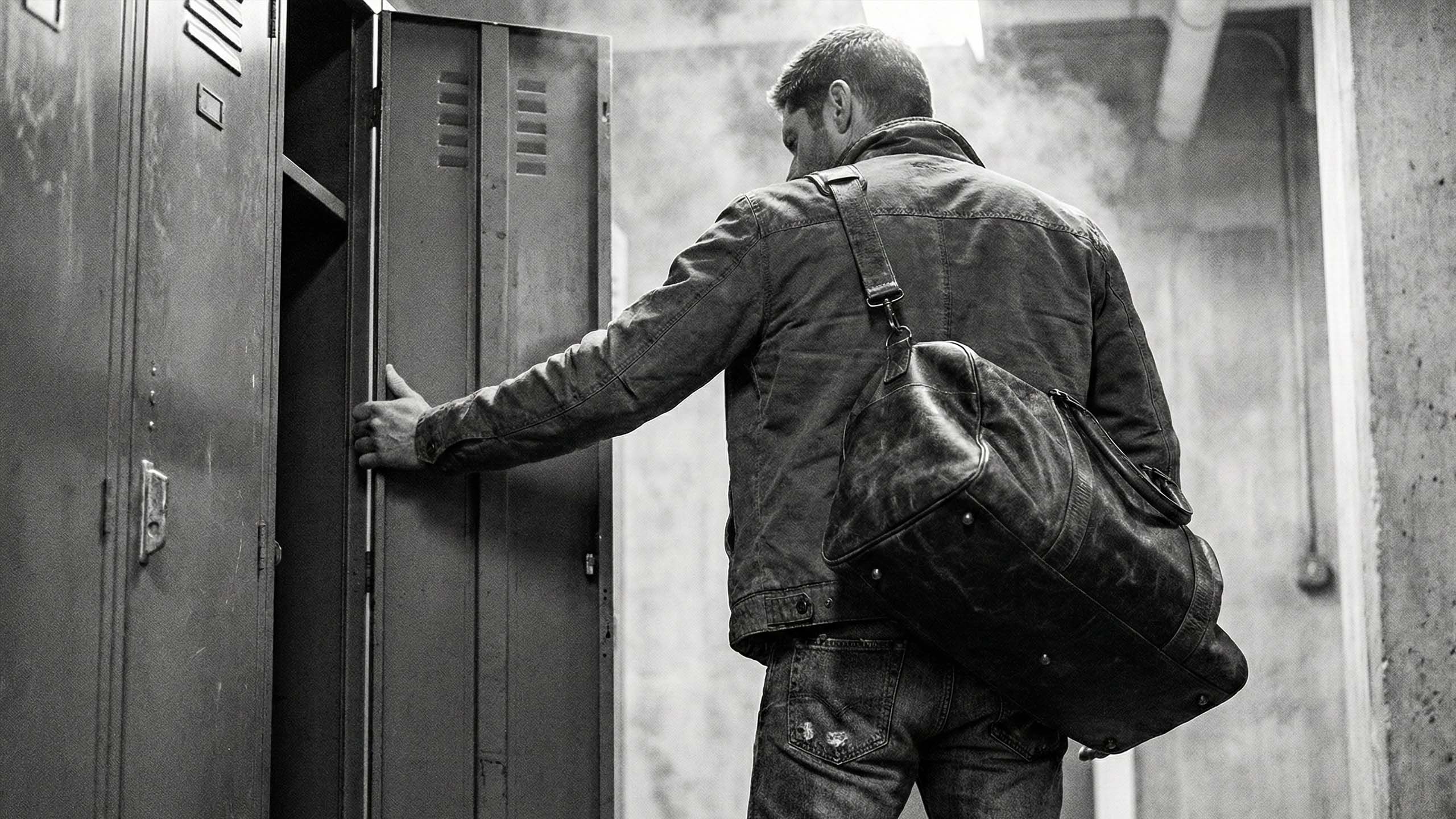 Un homme faisant preuve de force et de sang-froid, représentant la confiance masculine.