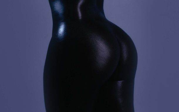 Image of a black woman with a muscular round sexy buttocks