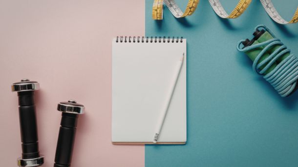 Disposition d’outils de mesure et trépied pour suivre les progrès masculins